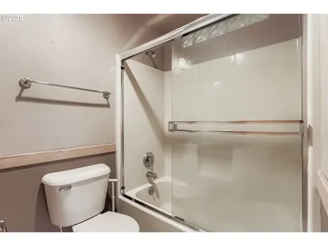 1744 N 10th Street Washougal WA 98671