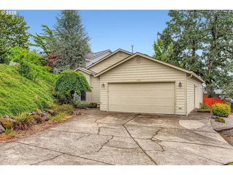 1744 N 10th Street Washougal WA 98671
