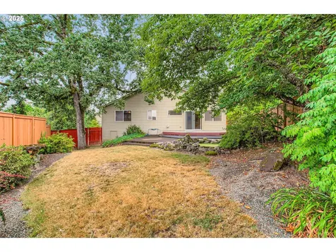 1744 N 10th Street Washougal WA 98671