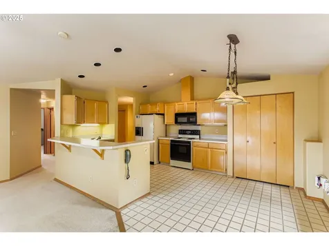 1744 N 10th Street Washougal WA 98671