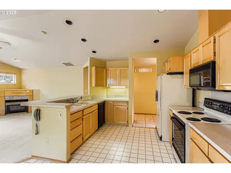 1744 N 10th Street Washougal WA 98671