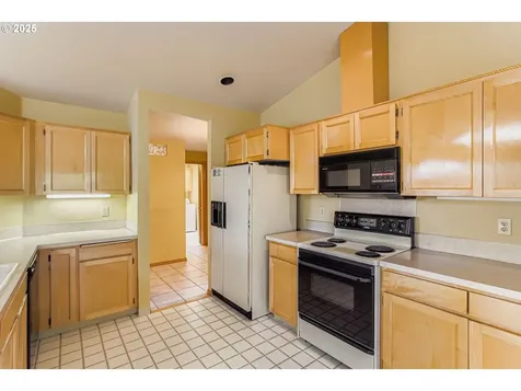 1744 N 10th Street Washougal WA 98671