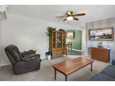 695 Glengary Loop Road Roseburg OR 97470