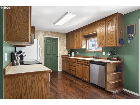 695 Glengary Loop Road Roseburg OR 97470