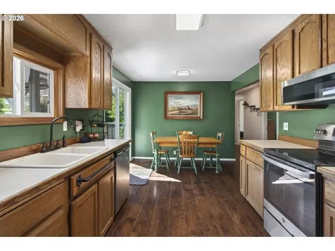 695 Glengary Loop Road Roseburg OR 97470