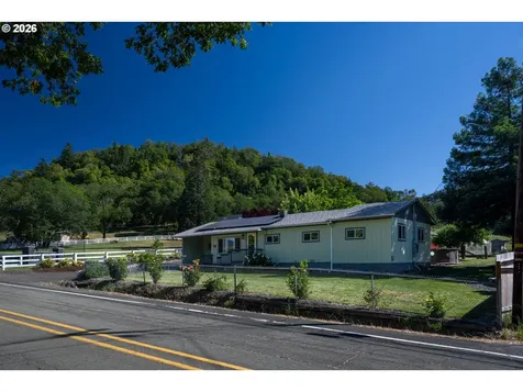 695 Glengary Loop Road Roseburg OR 97470