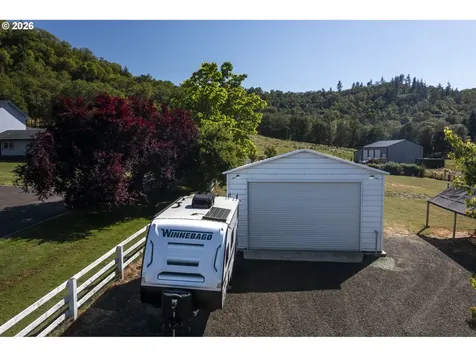 695 Glengary Loop Road Roseburg OR 97470