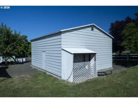 695 Glengary Loop Road Roseburg OR 97470