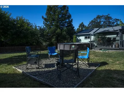 695 Glengary Loop Road Roseburg OR 97470