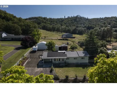 695 Glengary Loop Road Roseburg OR 97470