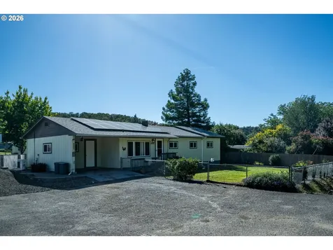 695 Glengary Loop Road Roseburg OR 97470