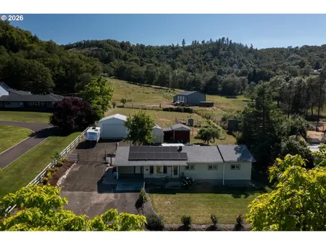 695 Glengary Loop Road Roseburg OR 97470
