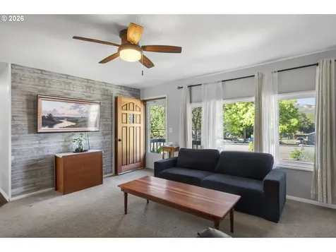 695 Glengary Loop Road Roseburg OR 97470