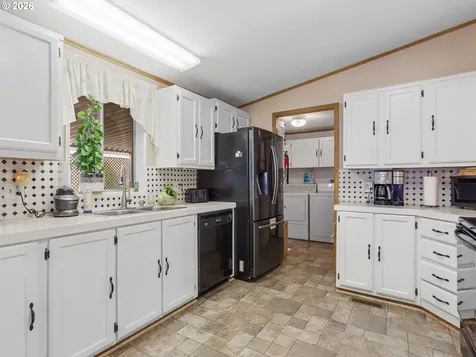 18485 SW Pacific Drive Tualatin OR 97062
