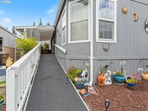 18485 SW Pacific Drive Tualatin OR 97062