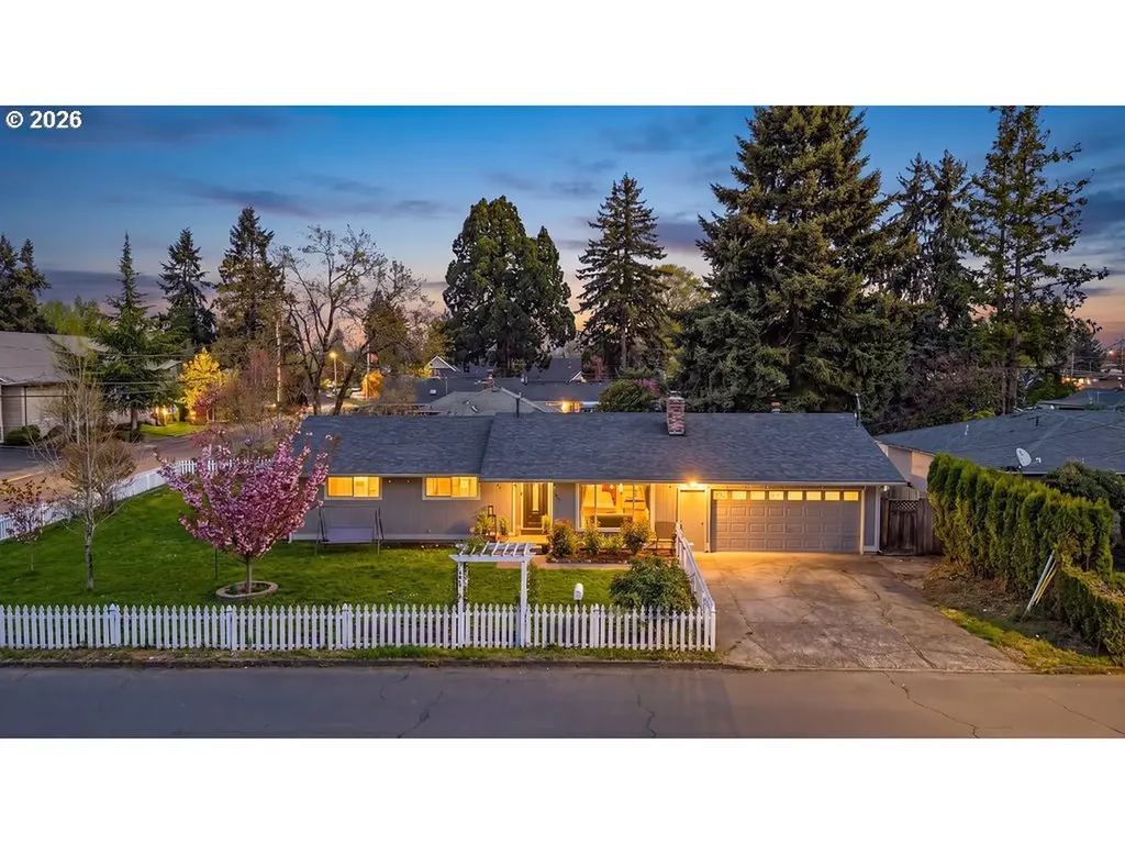 821 Johnson Street Woodburn OR 97071