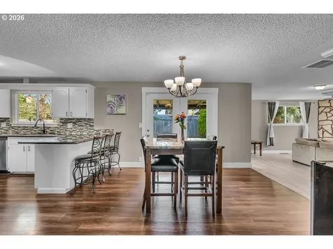 821 Johnson Street Woodburn OR 97071