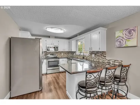 821 Johnson Street Woodburn OR 97071
