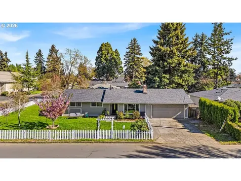 821 Johnson Street Woodburn OR 97071