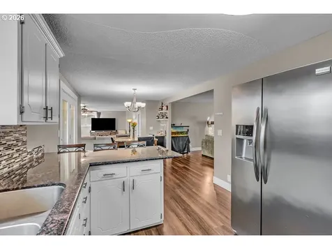 821 Johnson Street Woodburn OR 97071