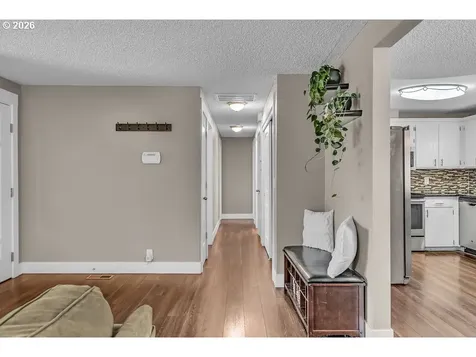 821 Johnson Street Woodburn OR 97071