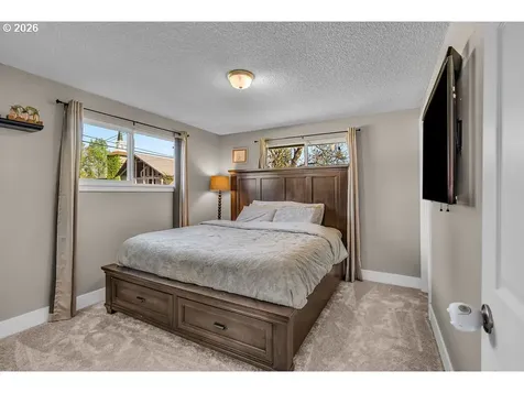 821 Johnson Street Woodburn OR 97071