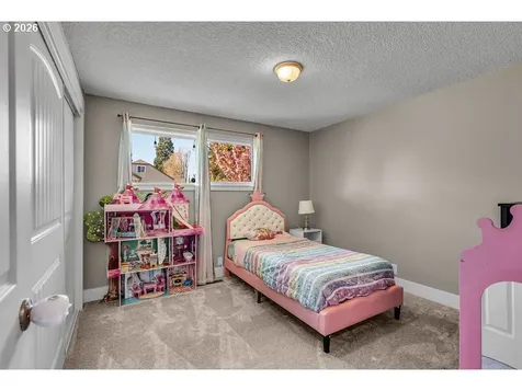 821 Johnson Street Woodburn OR 97071