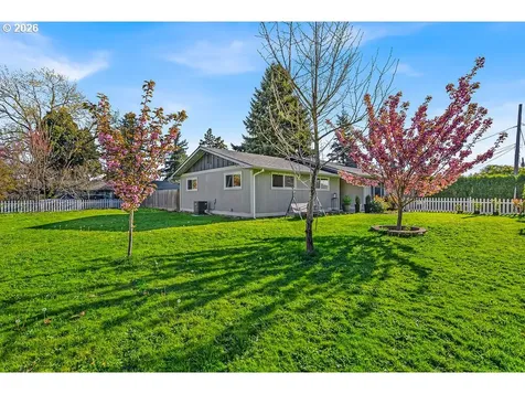 821 Johnson Street Woodburn OR 97071