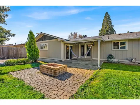821 Johnson Street Woodburn OR 97071