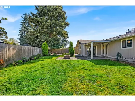 821 Johnson Street Woodburn OR 97071