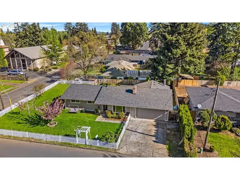 821 Johnson Street Woodburn OR 97071