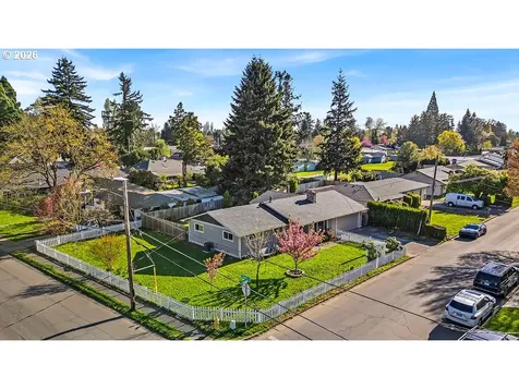 821 Johnson Street Woodburn OR 97071