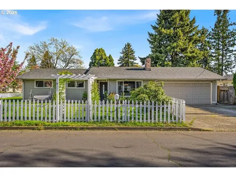 821 Johnson Street Woodburn OR 97071