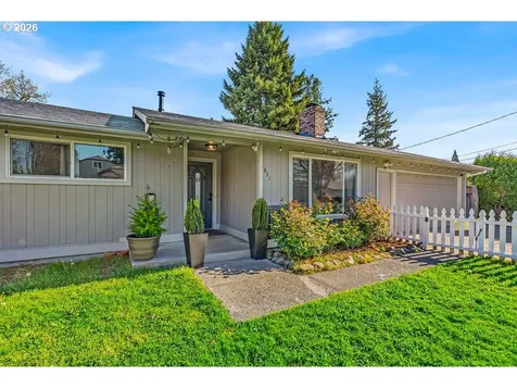 821 Johnson Street Woodburn OR 97071