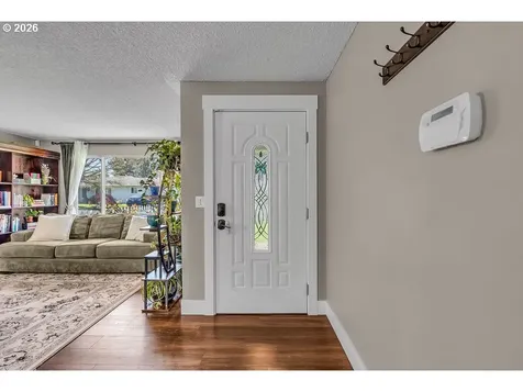 821 Johnson Street Woodburn OR 97071