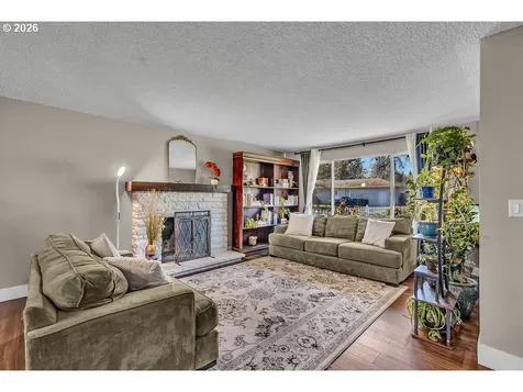 821 Johnson Street Woodburn OR 97071