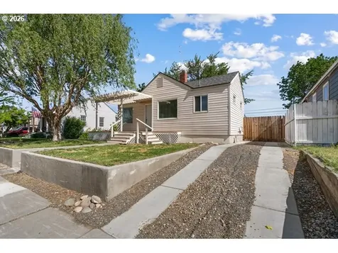 561 E Ridgeway Avenue Hermiston OR 97838