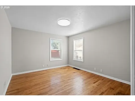 561 E Ridgeway Avenue Hermiston OR 97838