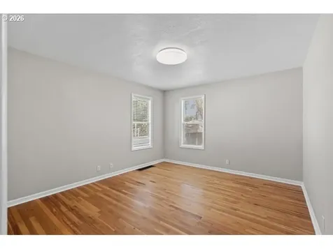 561 E Ridgeway Avenue Hermiston OR 97838