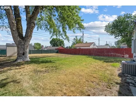 561 E Ridgeway Avenue Hermiston OR 97838