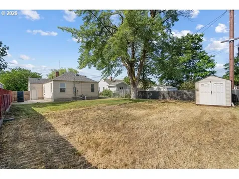 561 E Ridgeway Avenue Hermiston OR 97838