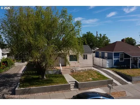 561 E Ridgeway Avenue Hermiston OR 97838