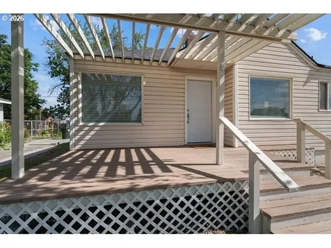561 E Ridgeway Avenue Hermiston OR 97838