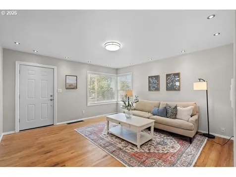 561 E Ridgeway Avenue Hermiston OR 97838