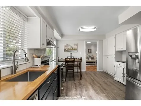 561 E Ridgeway Avenue Hermiston OR 97838