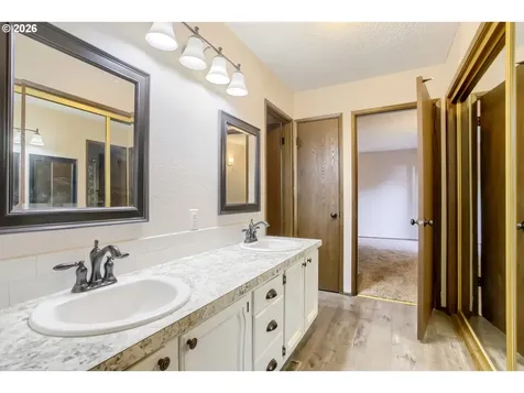 13603 NE Regents Drive Vancouver WA 98684