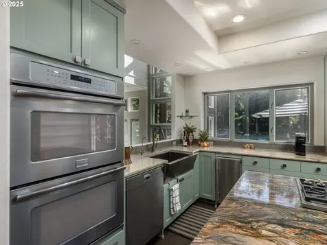17210 Cedar Road Lake Oswego OR 97034