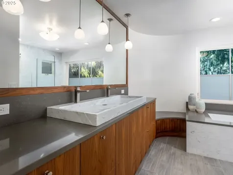17210 Cedar Road Lake Oswego OR 97034