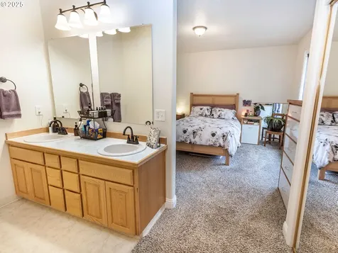 15011 Pebble Beach Drive Oregon City OR 97045