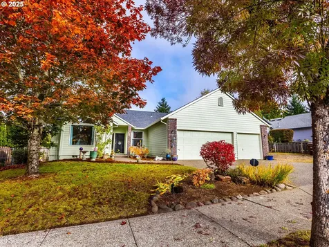 15011 Pebble Beach Drive Oregon City OR 97045